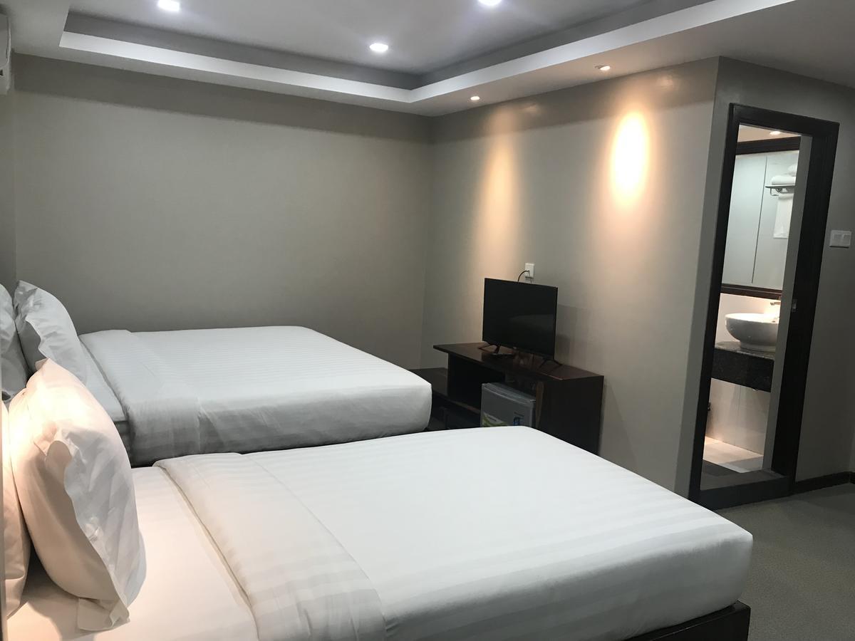 Tristar Hotel Янгон Екстериор снимка