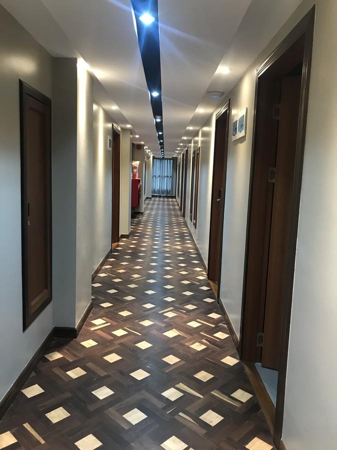 Tristar Hotel Янгон Екстериор снимка