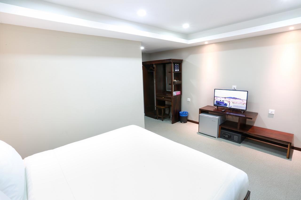 Tristar Hotel Янгон Екстериор снимка