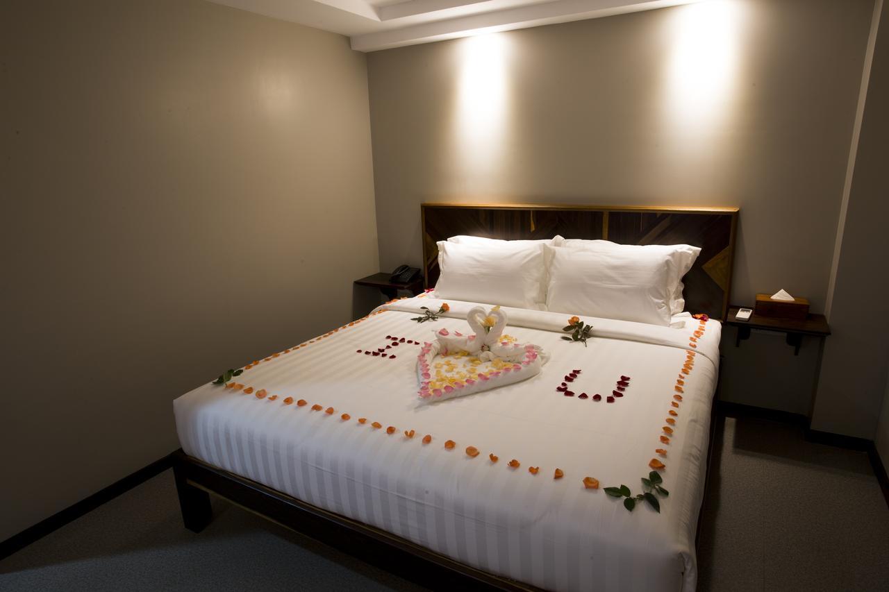Tristar Hotel Янгон Екстериор снимка