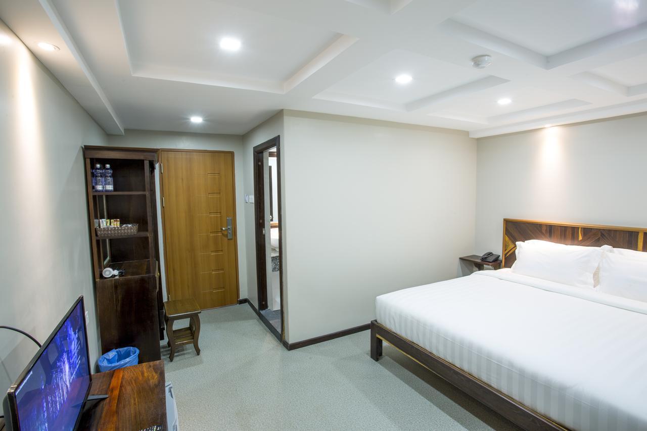 Tristar Hotel Янгон Екстериор снимка