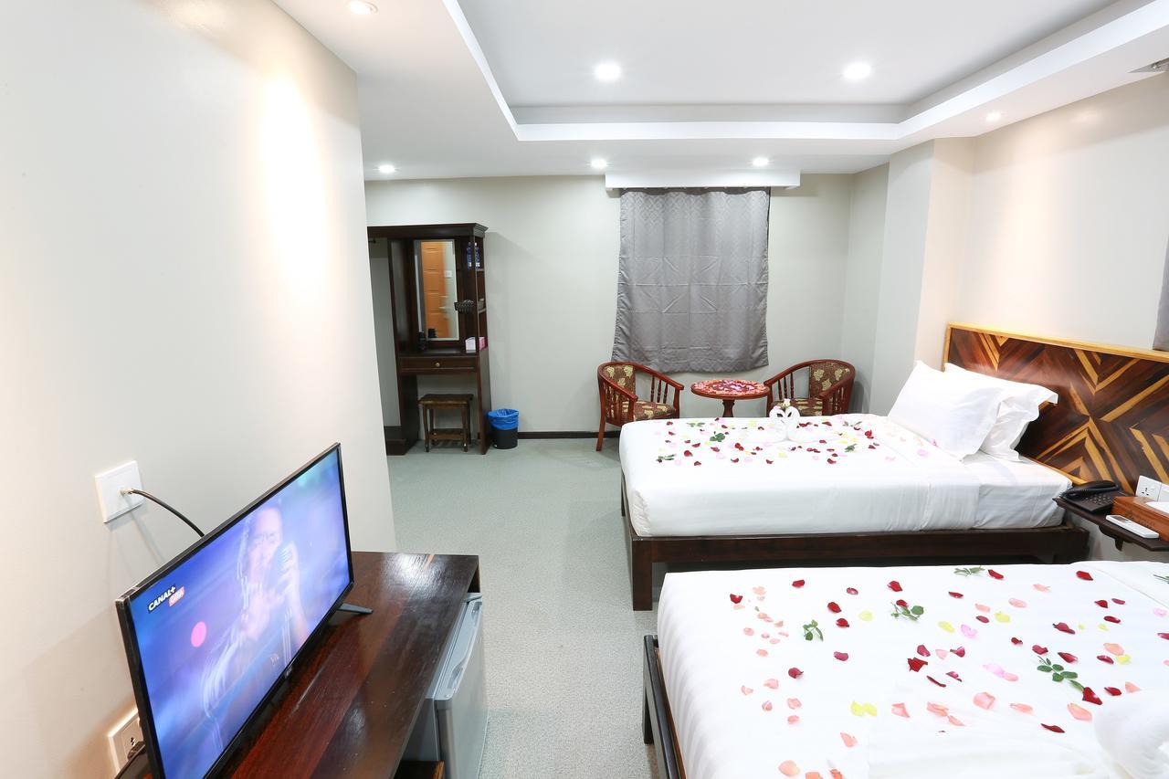 Tristar Hotel Янгон Екстериор снимка