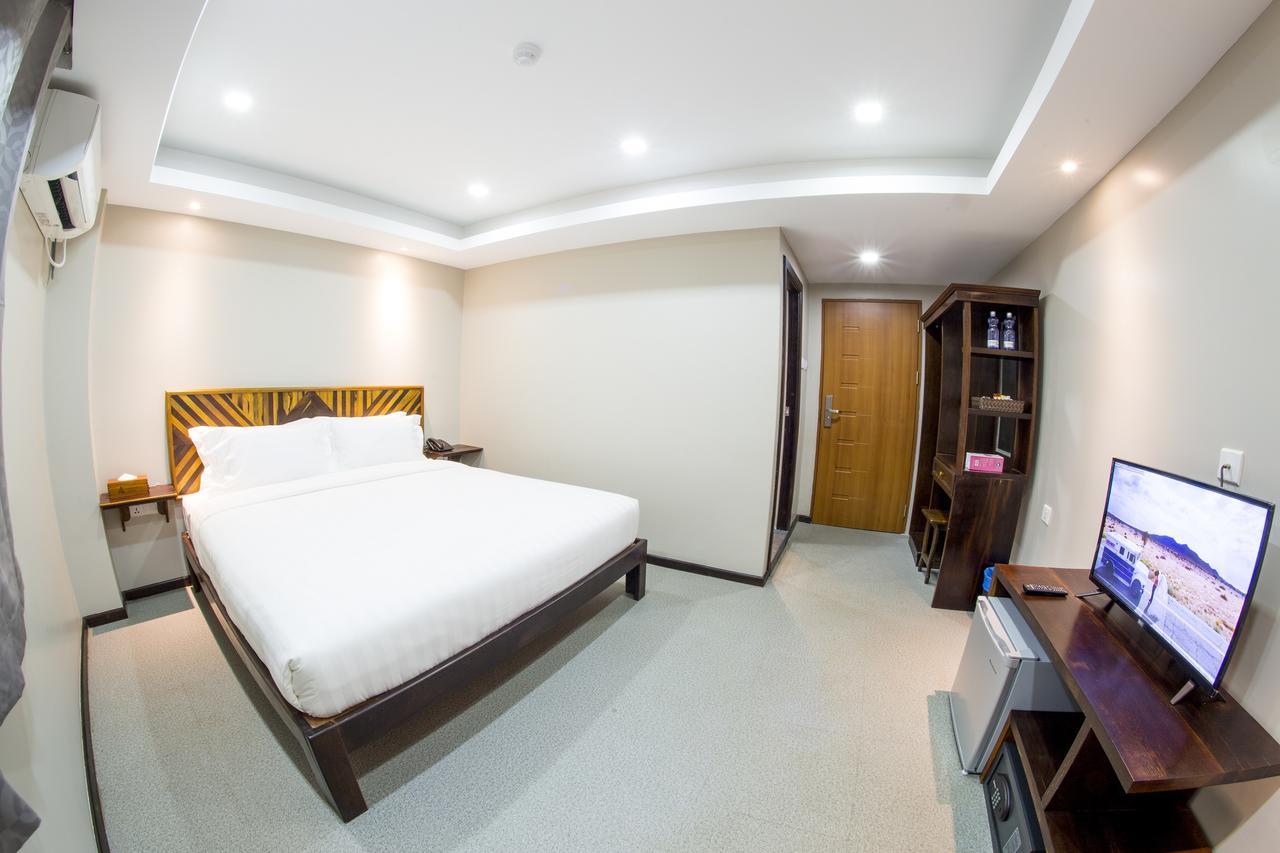 Tristar Hotel Янгон Екстериор снимка