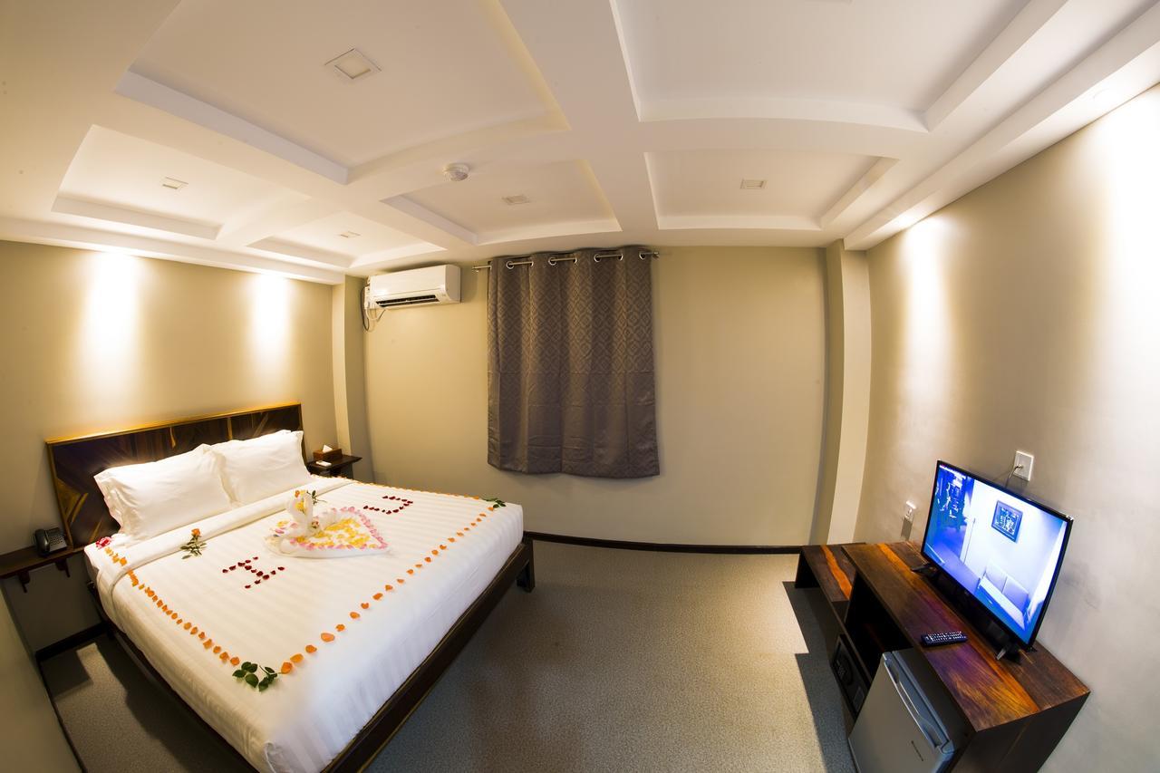 Tristar Hotel Янгон Екстериор снимка