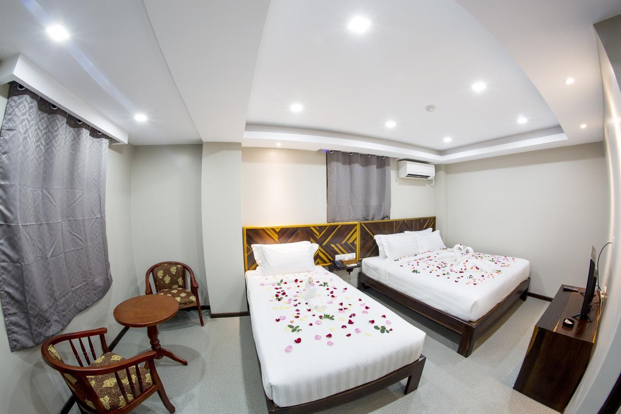 Tristar Hotel Янгон Екстериор снимка