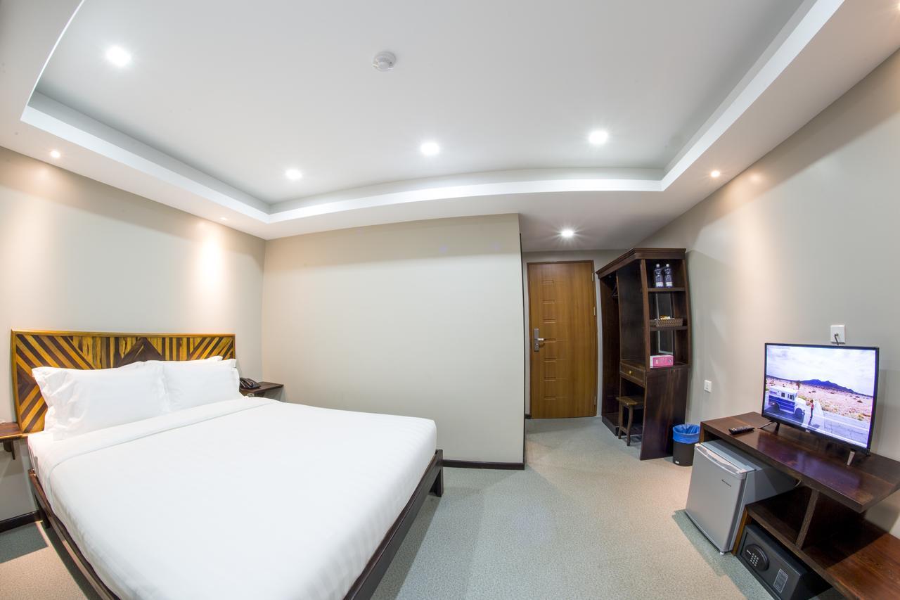 Tristar Hotel Янгон Екстериор снимка