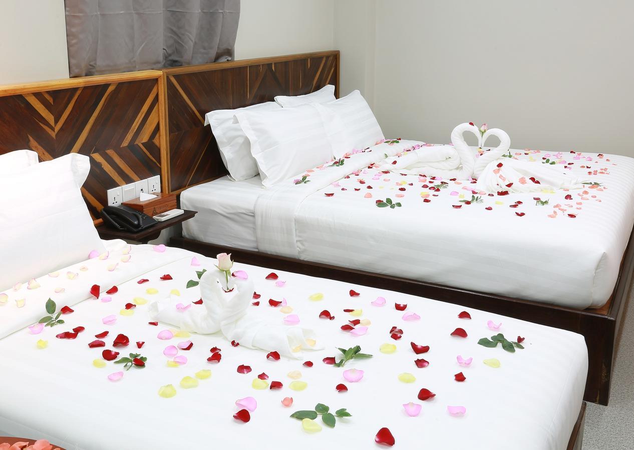 Tristar Hotel Янгон Екстериор снимка