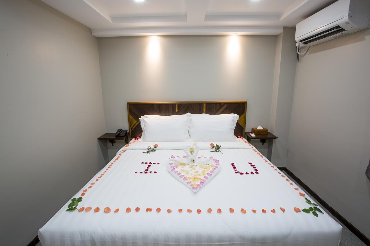 Tristar Hotel Янгон Екстериор снимка