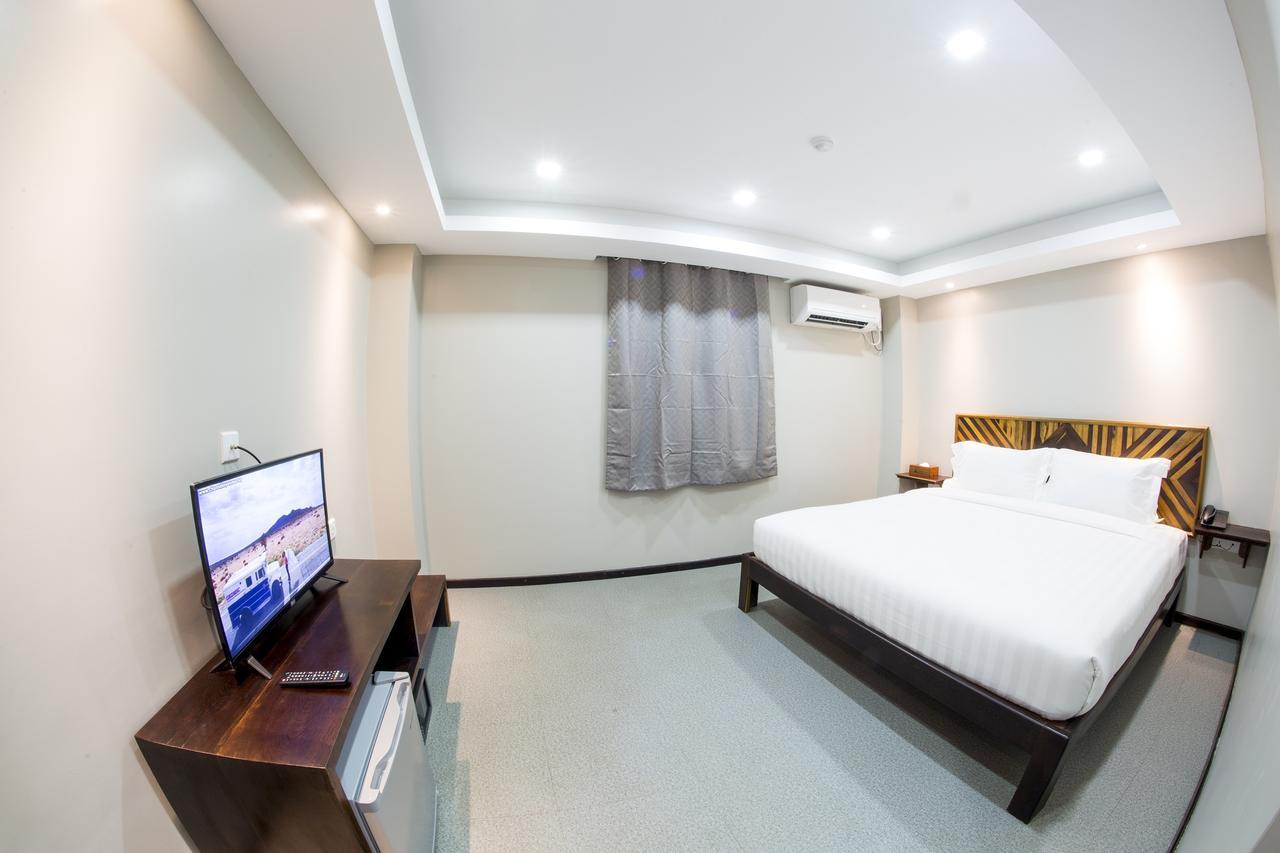 Tristar Hotel Янгон Екстериор снимка