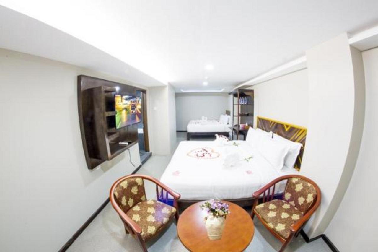 Tristar Hotel Янгон Екстериор снимка