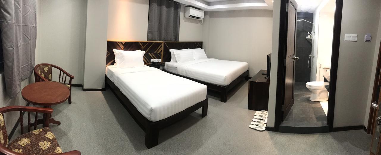 Tristar Hotel Янгон Екстериор снимка