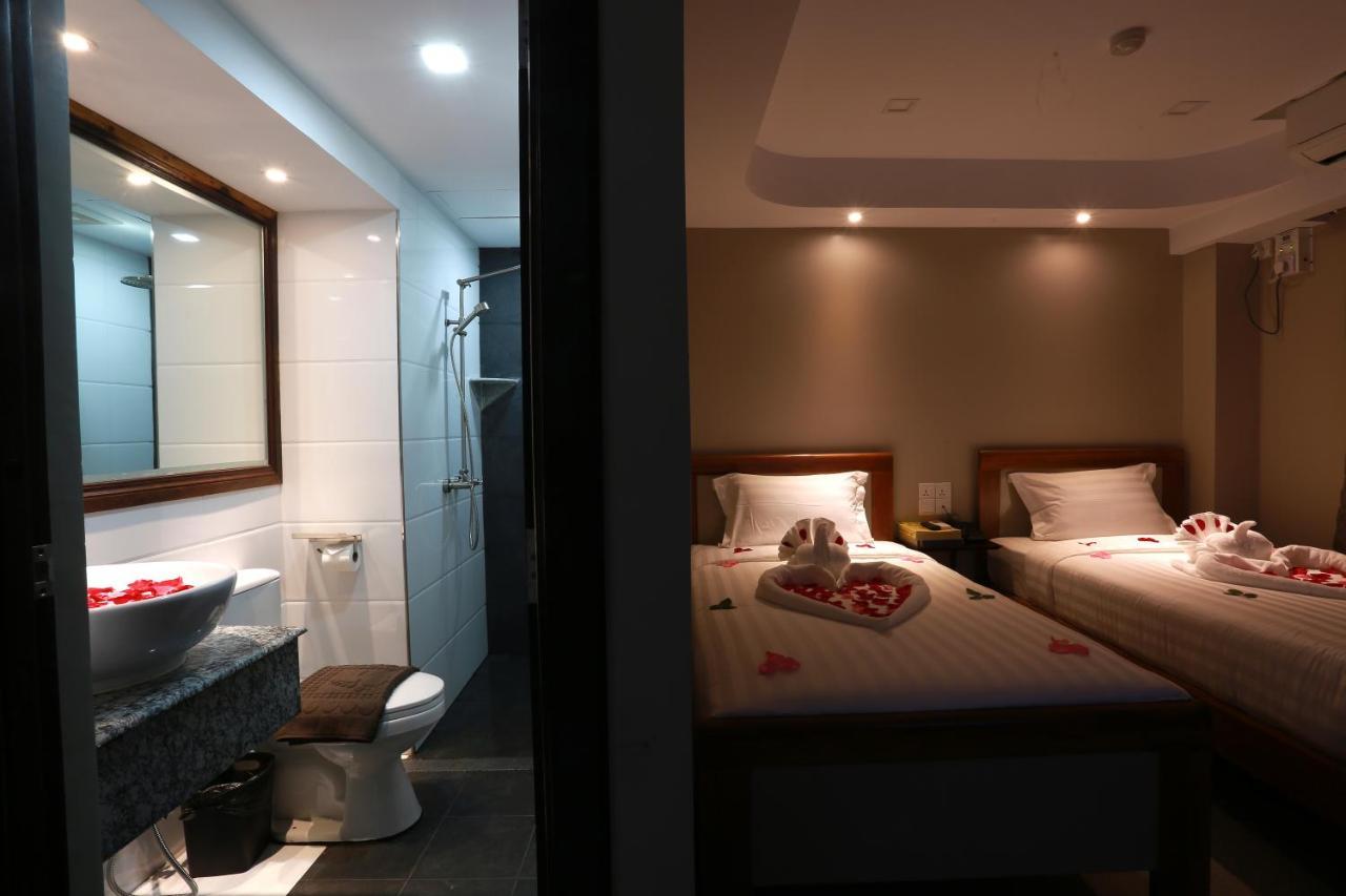 Tristar Hotel Янгон Екстериор снимка
