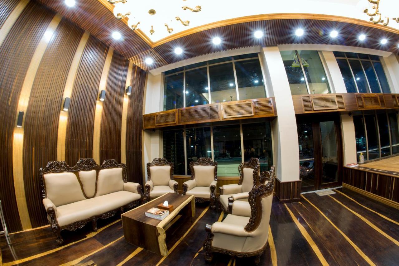 Tristar Hotel Янгон Екстериор снимка