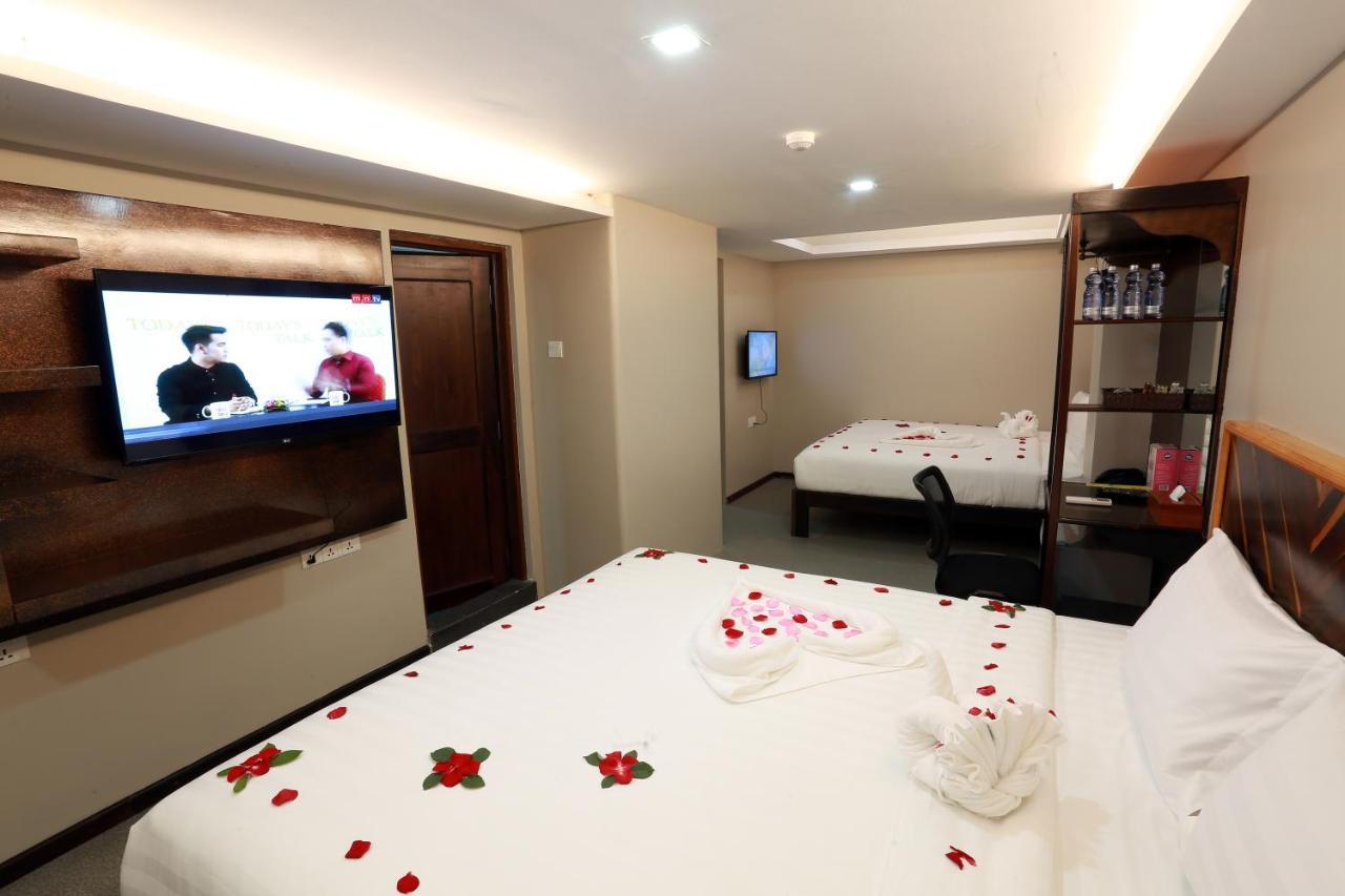 Tristar Hotel Янгон Екстериор снимка