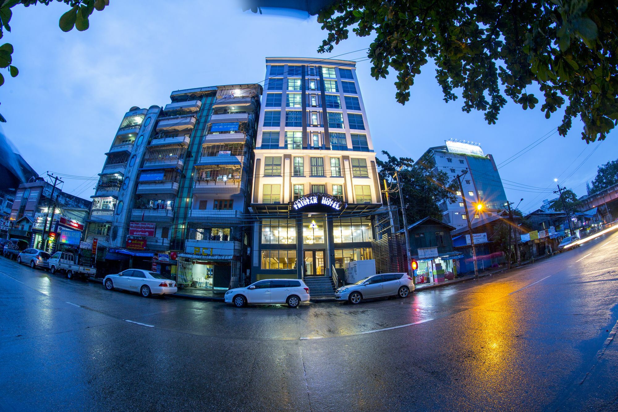 Tristar Hotel Янгон Екстериор снимка